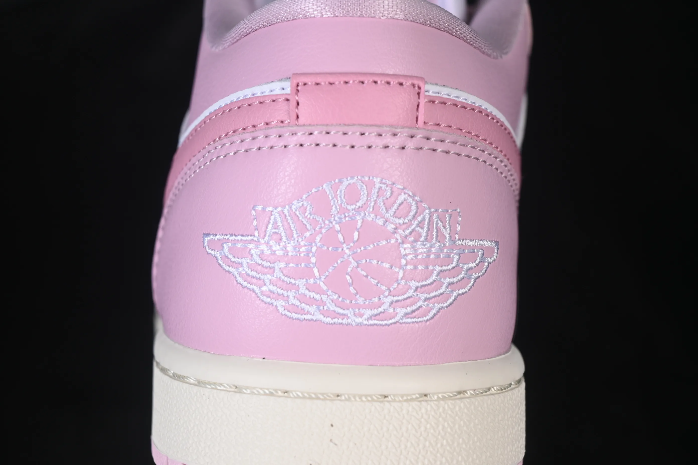 All categories Air Jordan Jordan series basketball shoes Air Jordan 1 Low Air Jordan 1 Low AJ1 Joe 1 white and pink low-top retro culture basketball shoes DC0774-607